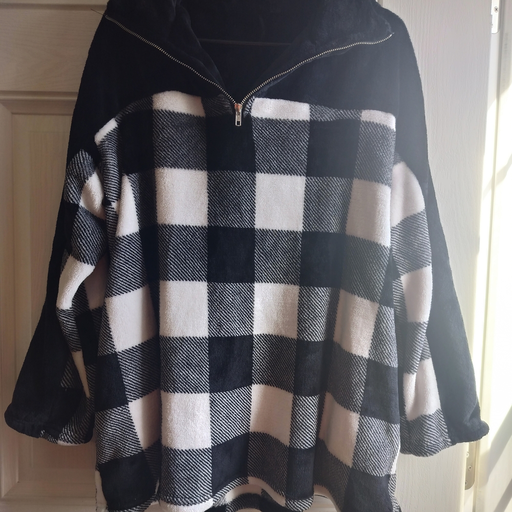 Buffalo Plaid Pullover Woman's 1x - Picture 2 of 3